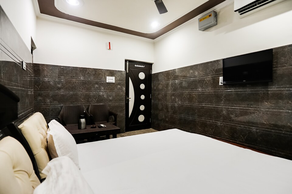 SPOT ON 60315 Hotel Ambica, Kathua, Kathua