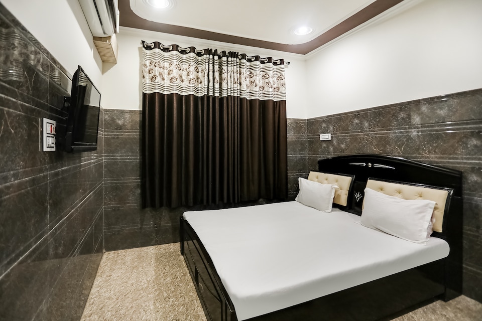 SPOT ON 60315 Hotel Ambica, Kathua, Kathua