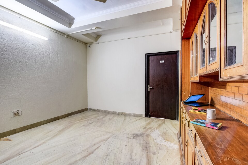 OYO LIFE NOD727 Sector 18 Metro, Noida City, Noida