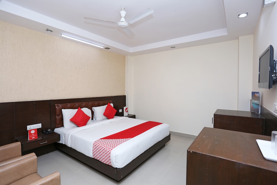 OYO 4926 Hotel Le central, Ranipur Haridwar, Haridwar