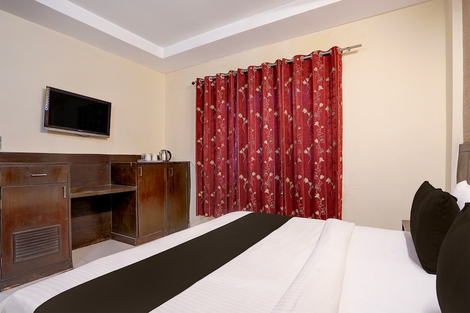 Collection O Haridwar Railway Station Formerly Le Central, Ranipur Haridwar, Haridwar