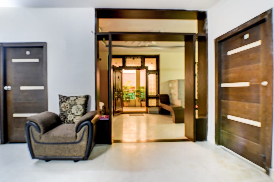 POP HOME 60375 Peaceful Stay Villa , Dilsukhnagar - Kothapet, Hyderabad