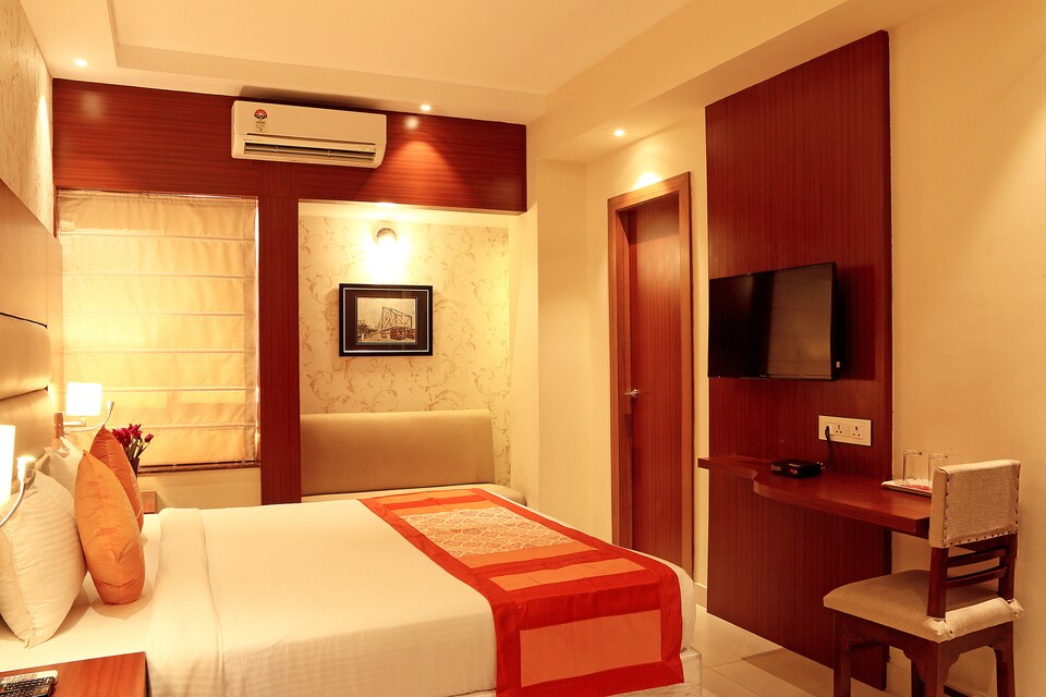 OYO 4927 Hotel Aura, Esplanade Kolkata, Kolkata