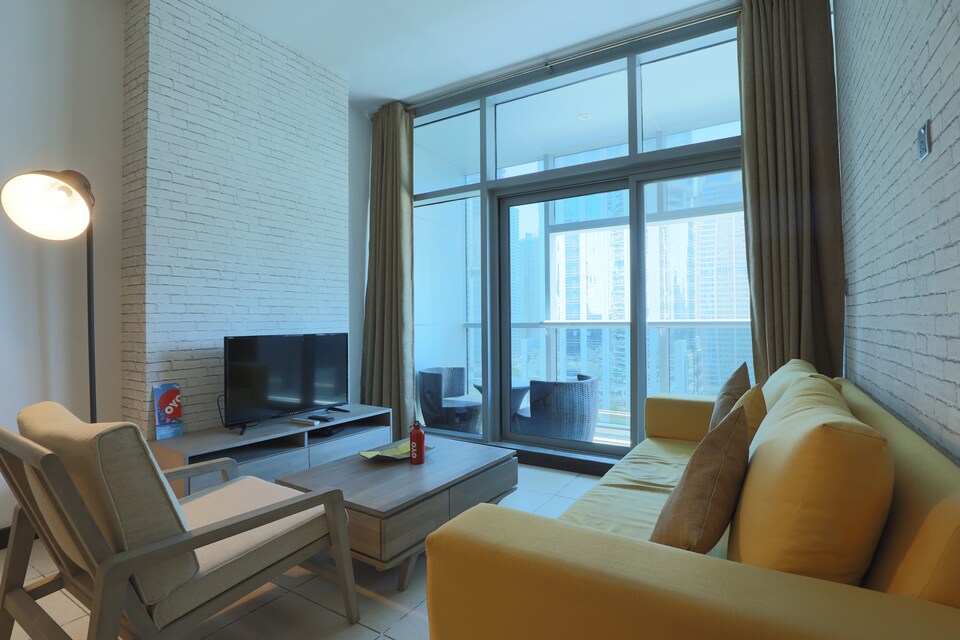 OYO Home 279 1BHK 1216 indigo tower, Jumeirah Lake Towers Dubai, Dubai