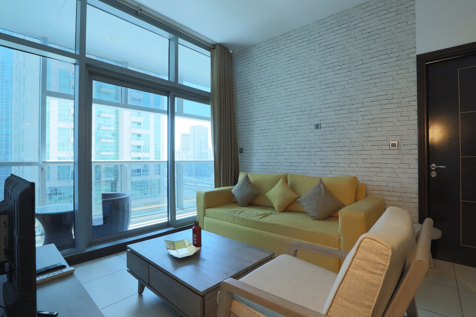 OYO Home 279 1BHK 1216 indigo tower, Jumeirah Lake Towers Dubai, Dubai