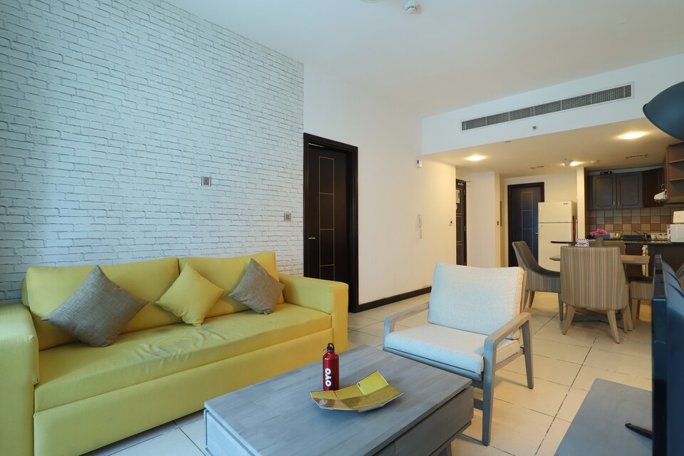 OYO Home 279 1BHK 1216 indigo tower, Jumeirah Lake Towers Dubai, Dubai