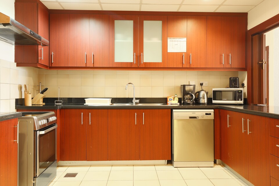 OYO Home 283 3BHK 1602, rimal 3, Jumeirah Beach Residence Dubai, Dubai