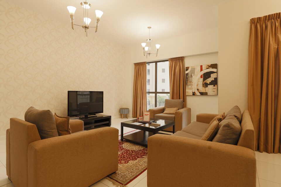 OYO Home 285 3BHK 702, sadaf 4, Jumeirah Beach Residence Dubai, Dubai