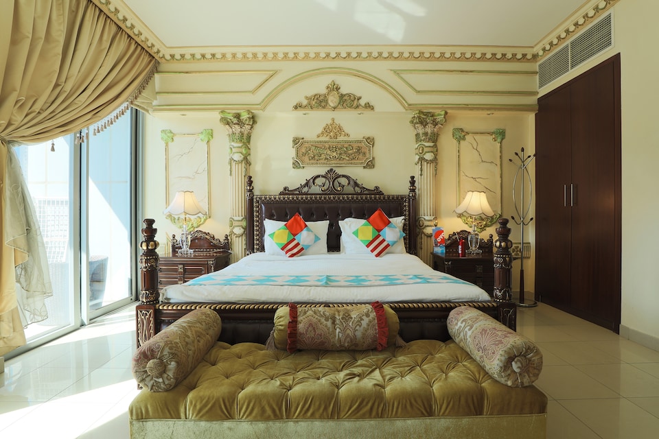 OYO Home 294 studio Stand Point Tower A, Downtown Dubai, Dubai