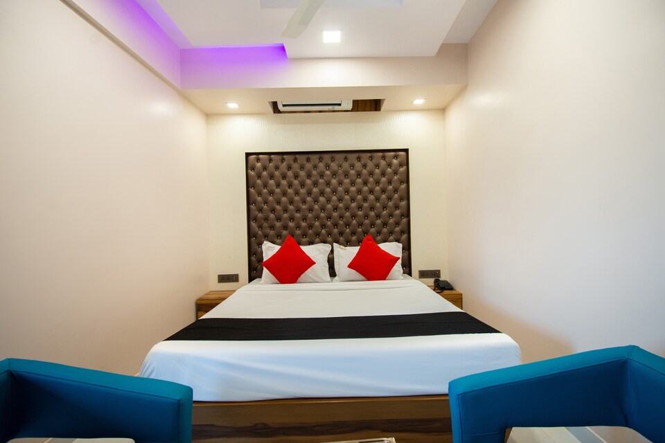 Capital O 60412 Hotel Orion Crystal, Park Circus Kolkata, Kolkata