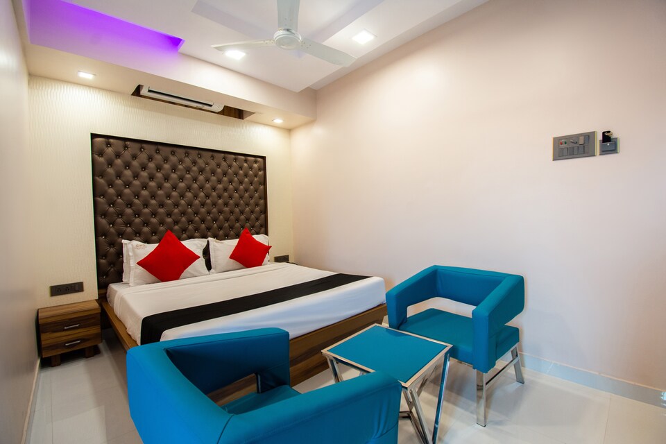 Capital O 60412 Hotel Orion Crystal, Park Circus Kolkata, Kolkata