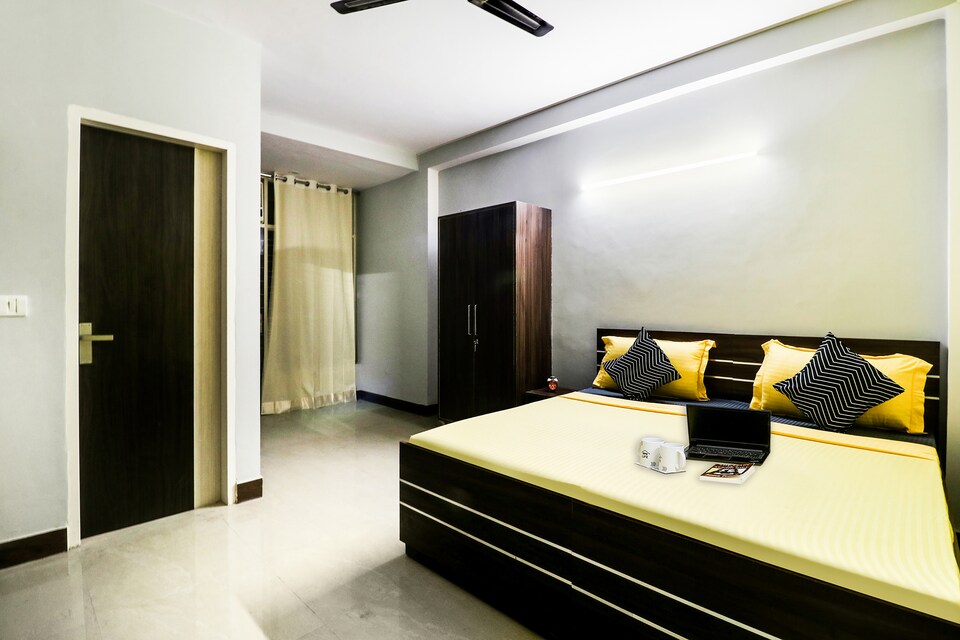 OYO LIFE GRG1696 Sector 54 Metro, Golf Course Road, Gurgaon