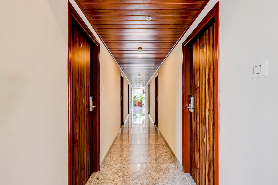 Capital O 60419 Hotello Whitefield, KR Puram Bangalore, Bangalore