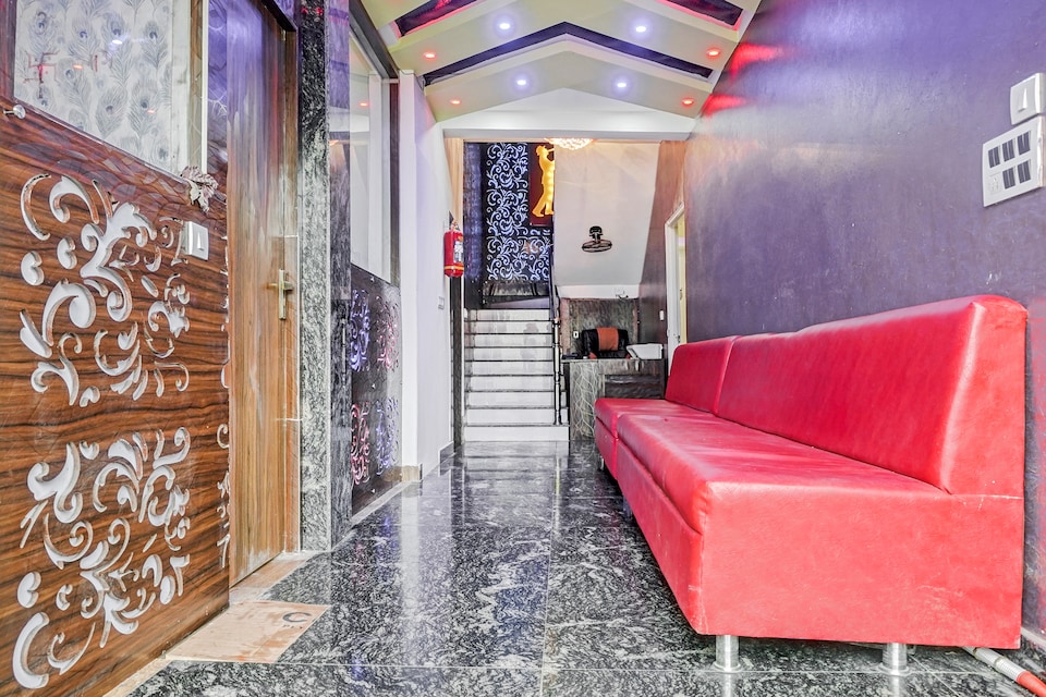 OYO 60420 Cee-rock, New Market Bhopal, Bhopal