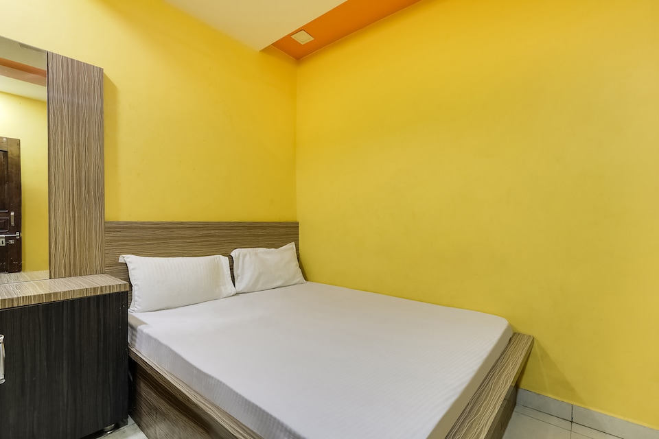 SPOT ON 60452 Hotel Sunshine Palace, Mahakal Temple 2, Ujjain