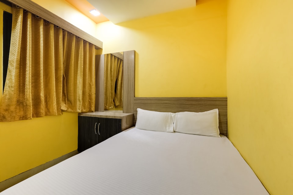 SPOT ON 60452 Hotel Sunshine Palace, Mahakal Temple 2, Ujjain