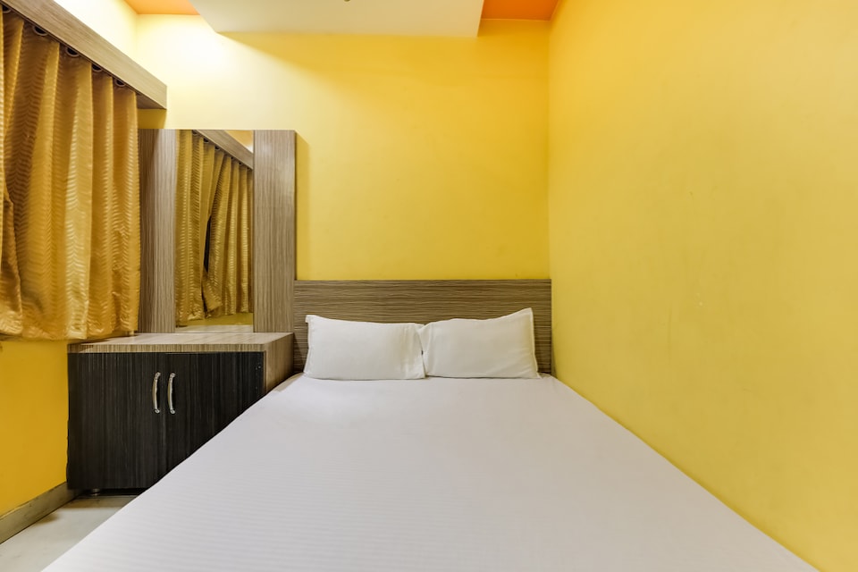 SPOT ON 60452 Hotel Sunshine Palace, Mahakal Temple 2, Ujjain