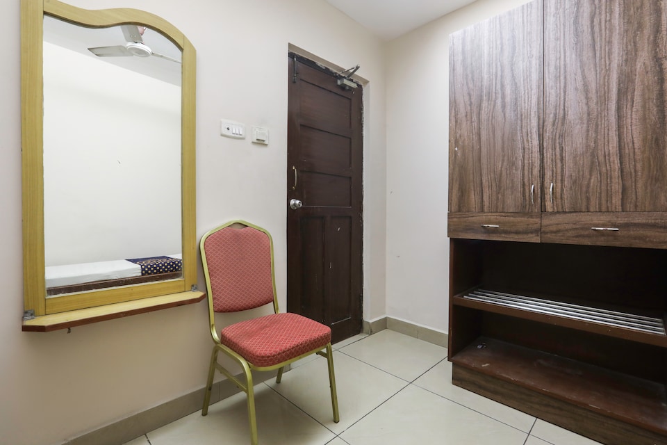 SPOT ON 60461 Gm Residency , Anna Nagar Chennai, Chennai