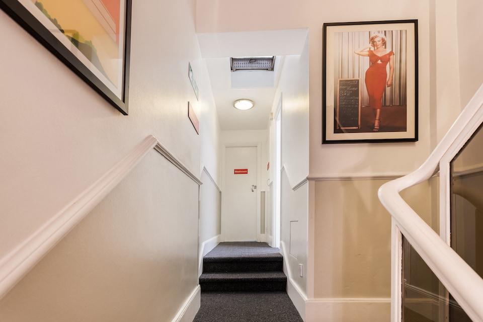 OYO Enrico Hotel , Westminister London, London