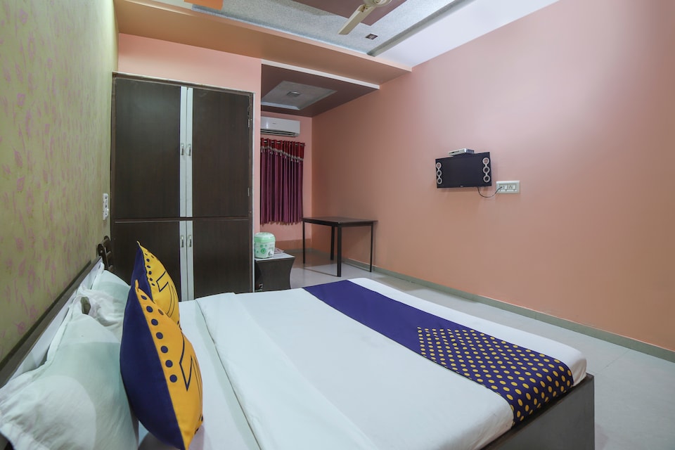 SPOT ON 60502 Central Guest House, Palanpur, Palanpur