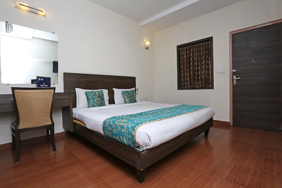 OYO 4940 Hotel Sea Rock, Pandri Road, Raipur