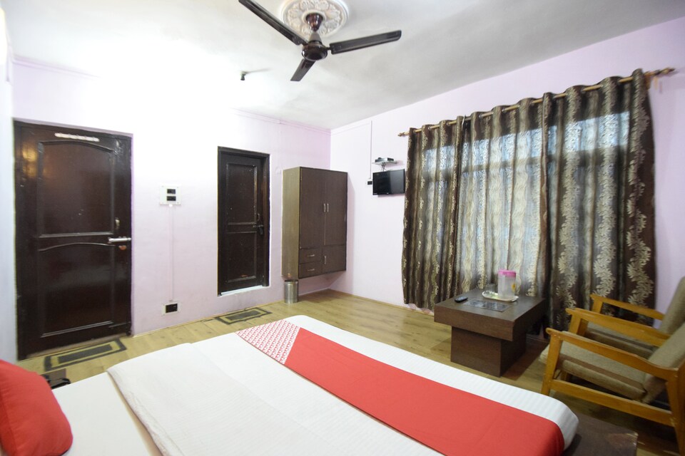 OYO 4944 Hotel New Prince Inn, Dalgate Srinagar, Srinagar