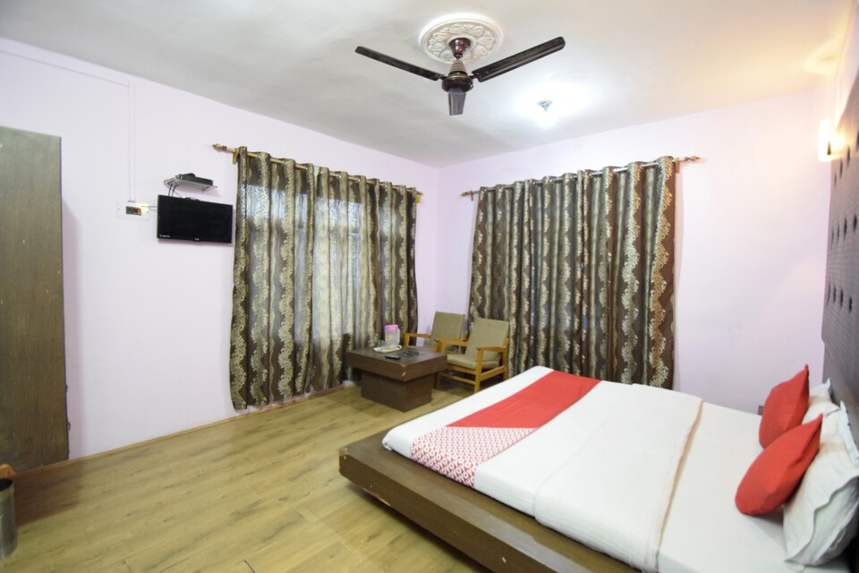 OYO 4944 Hotel New Prince Inn, Dalgate Srinagar, Srinagar