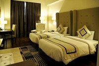 OYO Hotel President