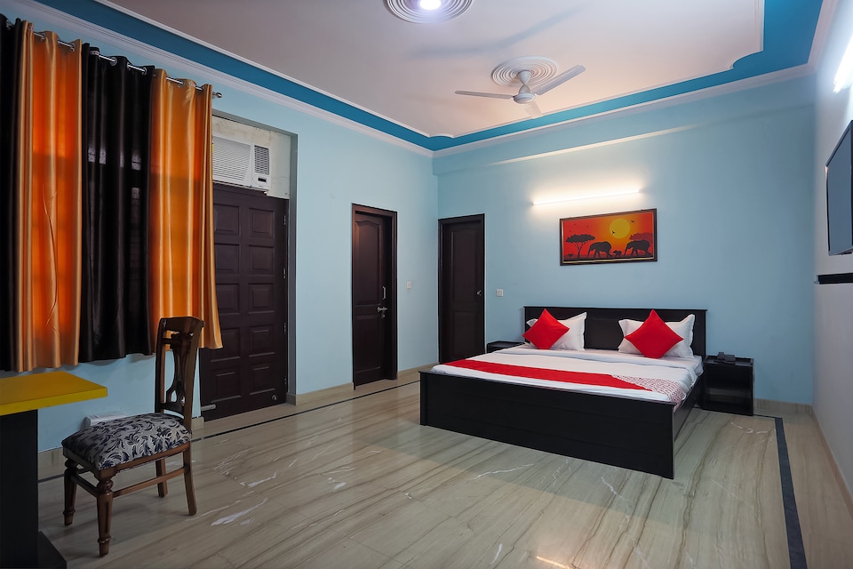 OYO 60570 Sristhi Hospitality, Greater Noida, Noida