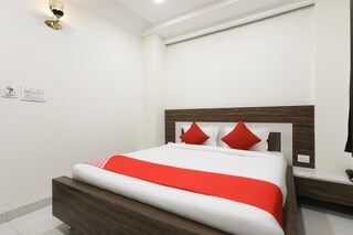 Hotels In Bhawarkuan Indore Starting 496 Upto 42 Off On