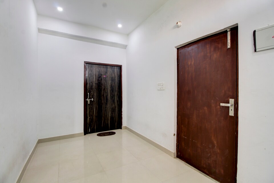 OYO 60584 Nand Athiti Bhawan, Banke Bihari Mandir Vrindavan, Vrindavan