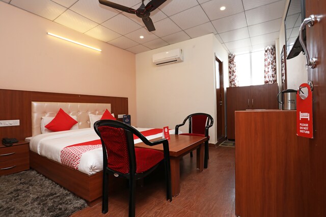 OYO 60587 Hotel S D Palace