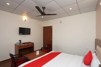 OYO 60587 Hotel S D Palace