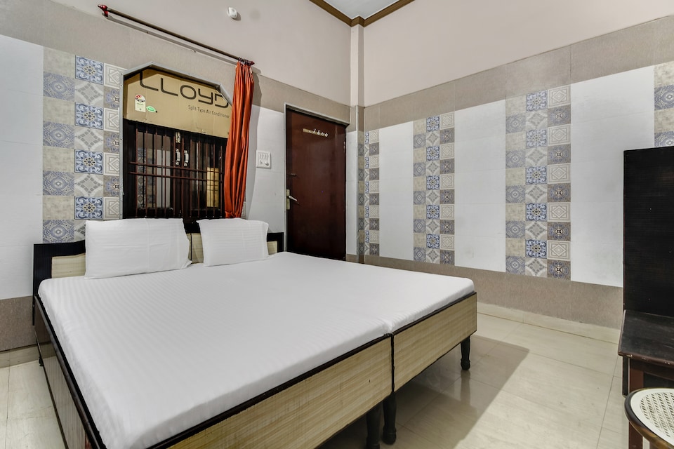 SPOT ON 60588 Pawan Home Stay, Shilpgram, Agra