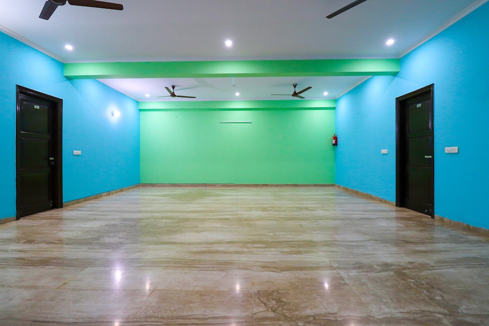 Capital O The Mild Stone Residency Near Omaxe Celebration Mall, Sohna Road, Gurgaon