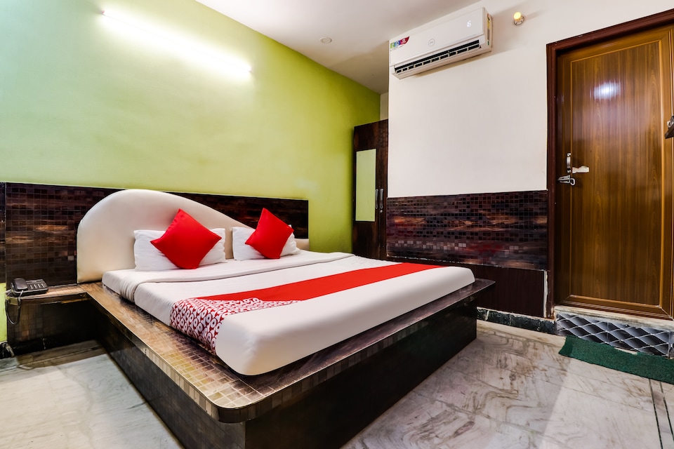 OYO 60622 Hotel Mahalaxmi Inn, Charbagh Lucknow, Lucknow