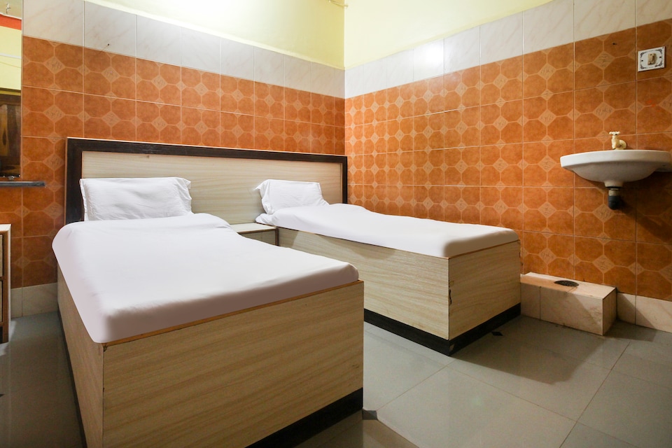SPOT ON 60636 Shri Durgaprasad Hotel & Lodging, Gadag, Gadag