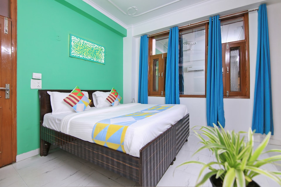 Live as NOD575, Noida City Metro, Noida