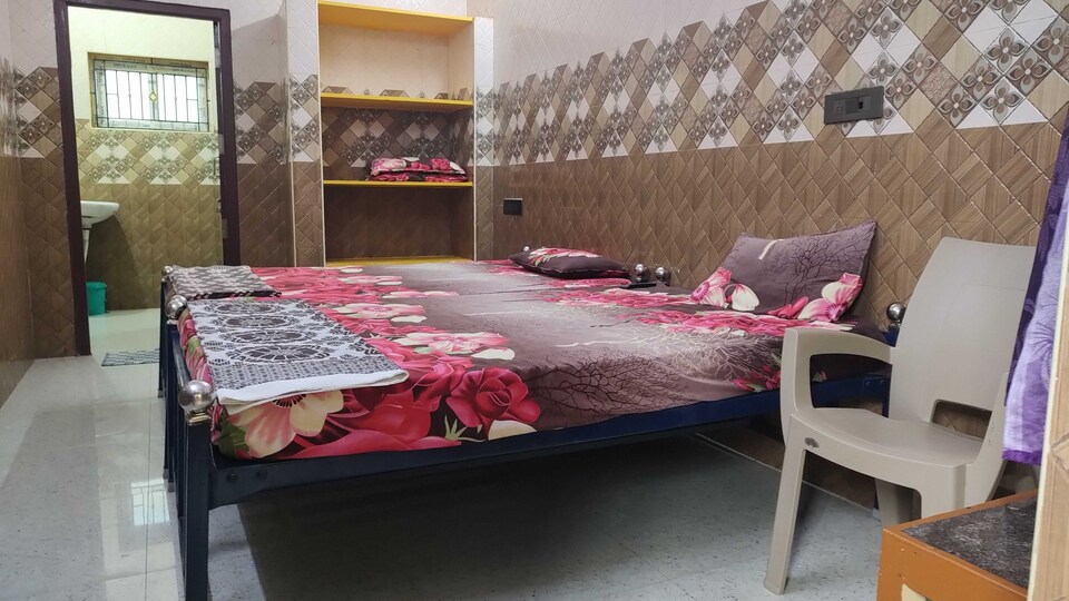 OYO Flagship Sri Sakthi Siva Lodge , GST Chennai, Chennai