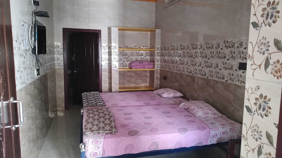 OYO Flagship Sri Sakthi Siva Lodge , GST Chennai, Chennai