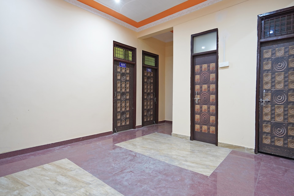 OYO 60689 Ss Villa, Noida Industrial Area Mamura, Noida