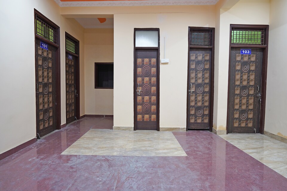 OYO 60689 Ss Villa, Noida Industrial Area Mamura, Noida