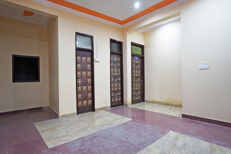 OYO 60689 Ss Villa, Noida Industrial Area Mamura, Noida
