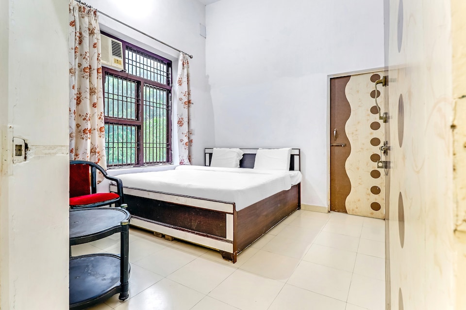 OYO Hotel Blue Little Pink, Bharatpur, Bharatpur