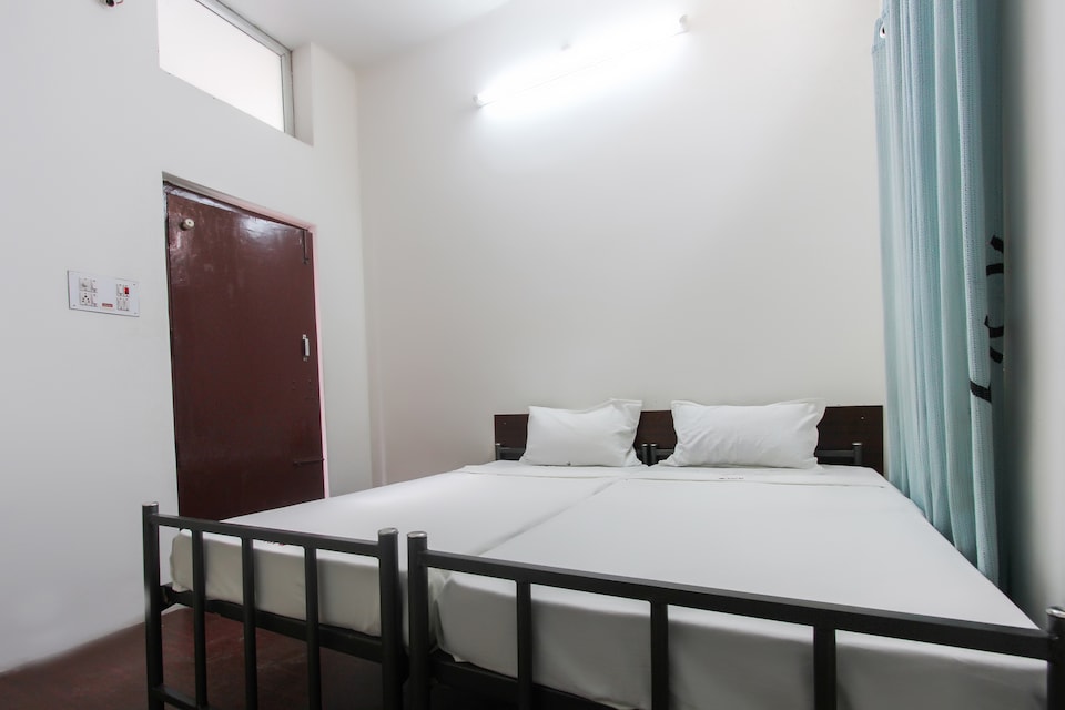 SPOT ON 60704 Sree Senniappa Lodge, Erode, Erode