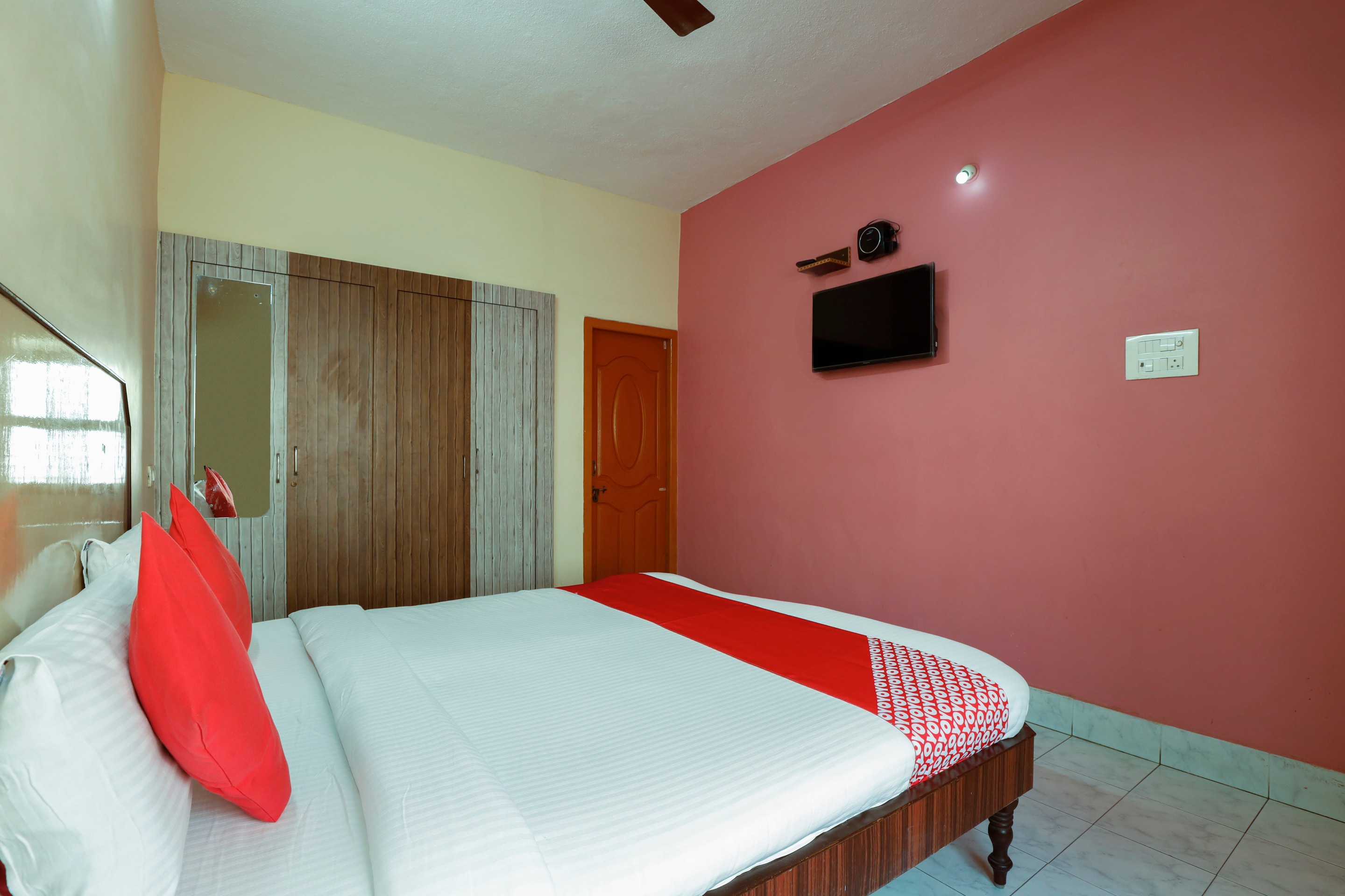 Budget Hotels in Cmc Hospital, Vellore Starting ₹442 Upto 49 OFF