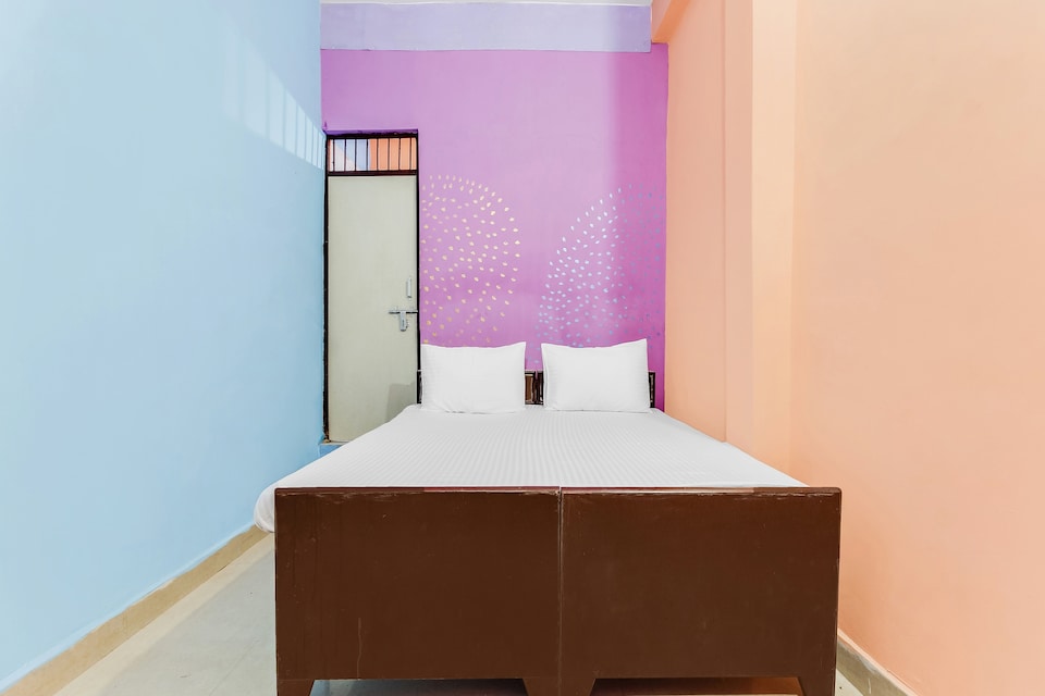 SPOT ON 60711 Hotel Radhe Inn, Fatehabad Road, Agra