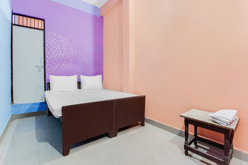 SPOT ON 60711 Hotel Radhe Inn, Fatehabad Road, Agra