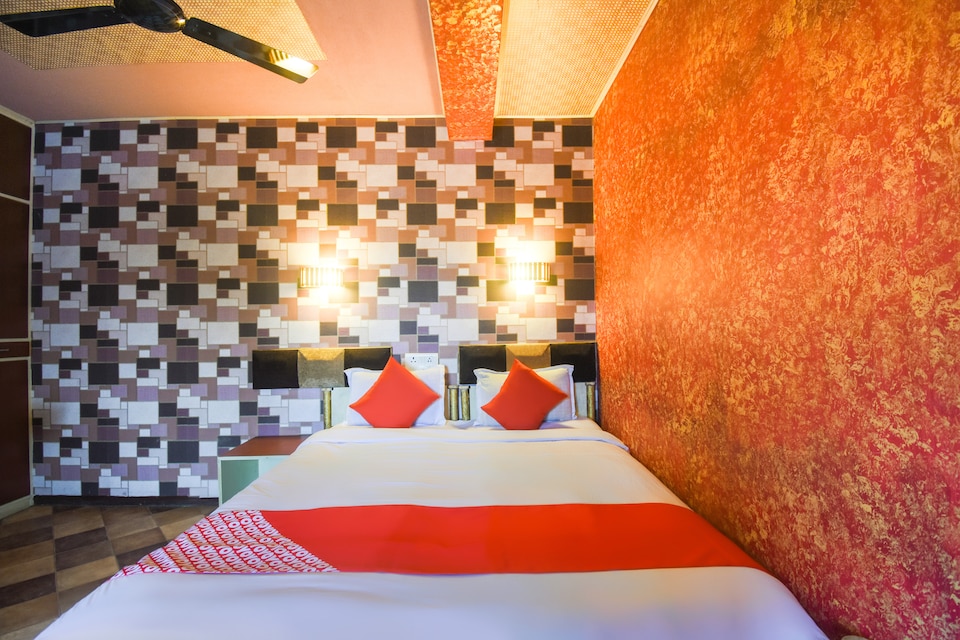 OYO 60715 Iris Resort, Falta, Falta