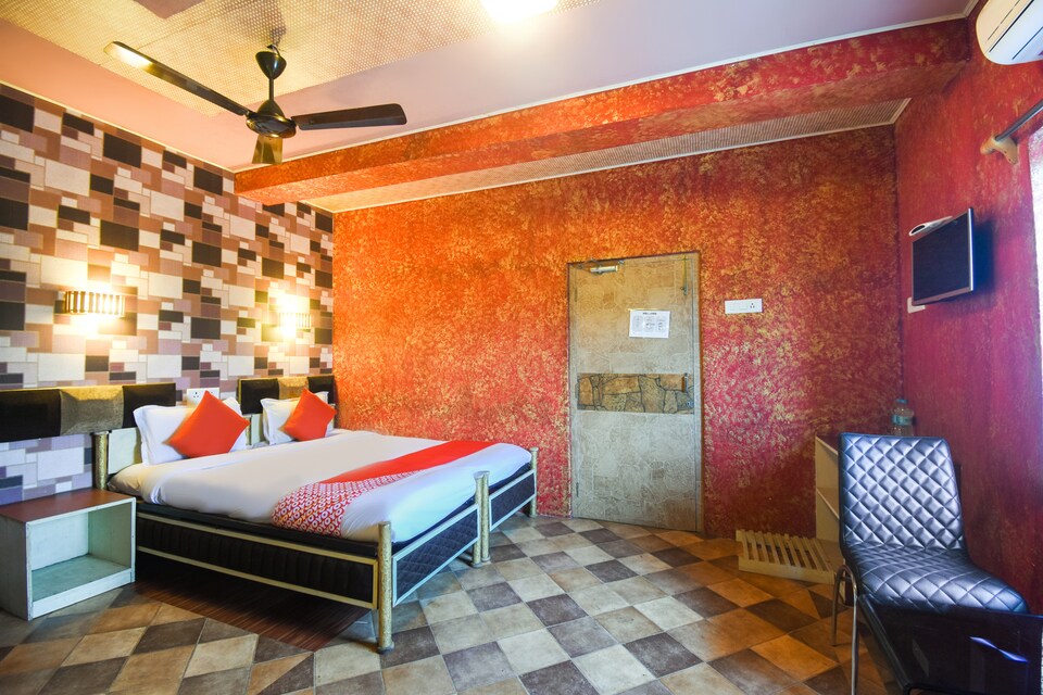 OYO 60715 Iris Resort, Falta, Falta